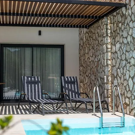 Nόka Aparthotel 4*